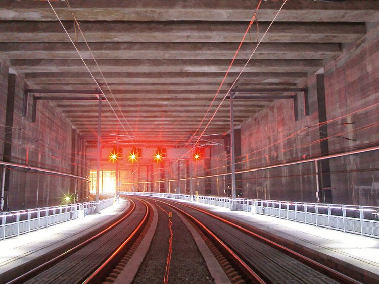 Photo: Lainz Tunnel: View of the two tracks and the tunnel’s side walkways
