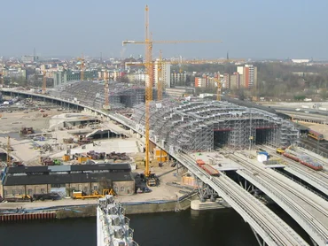 LUFTAUFNAHME OST WEST GESTU