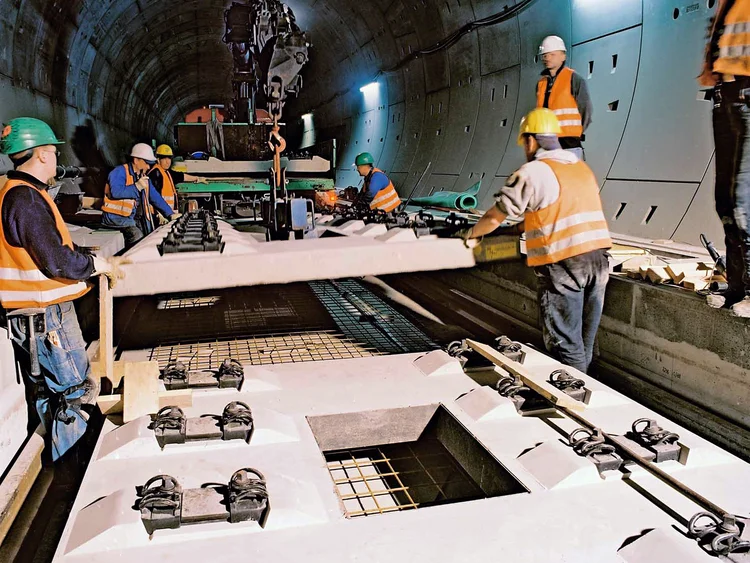 Slab Track Austria installation in tunnel